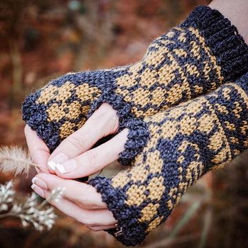 Bee Fingerless Mittens