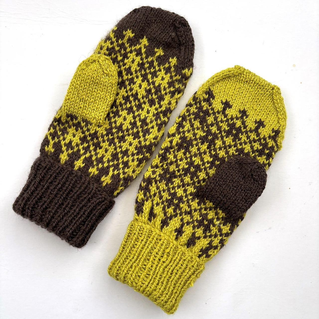 Octothorp Mittens