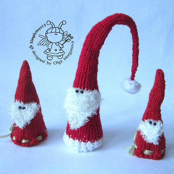 Three santa and a large Christmas tree