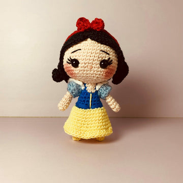 Snow Princess amigurumi