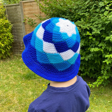 Checkered bucket hat by HueLaVive