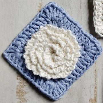 Pretty flower granny square