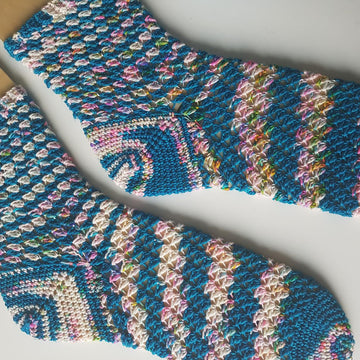 Crashing waves socks