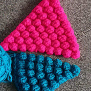 Bobble stitch triangle