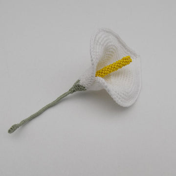Calla Lily Crochet Pattern – Realistic Floral Design