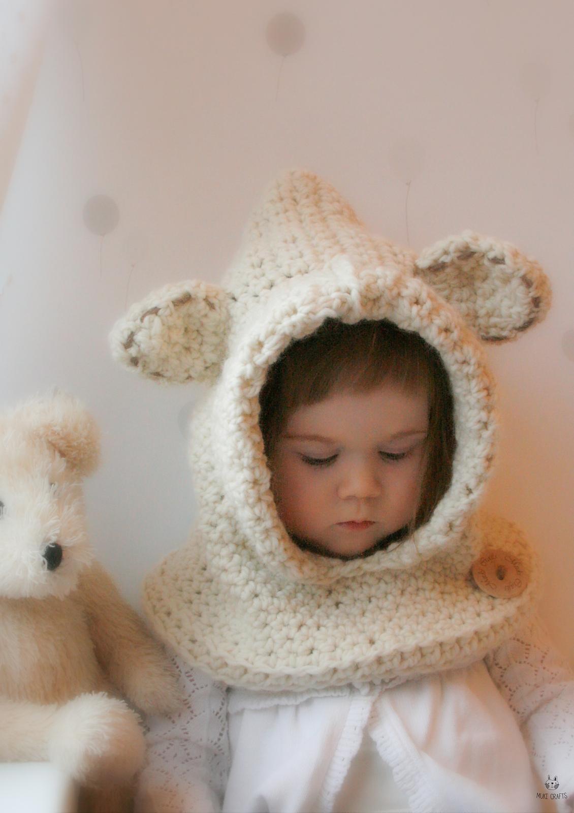 Bessy polar bear hood