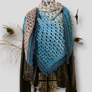 Triangular Scarf "Erigone"