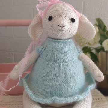Sheep knitting pattern. Knitted lamb toy
