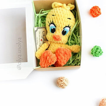 Tweety Canary bird pattern (PDF + 2 videos of how to make the eyes and the hair)