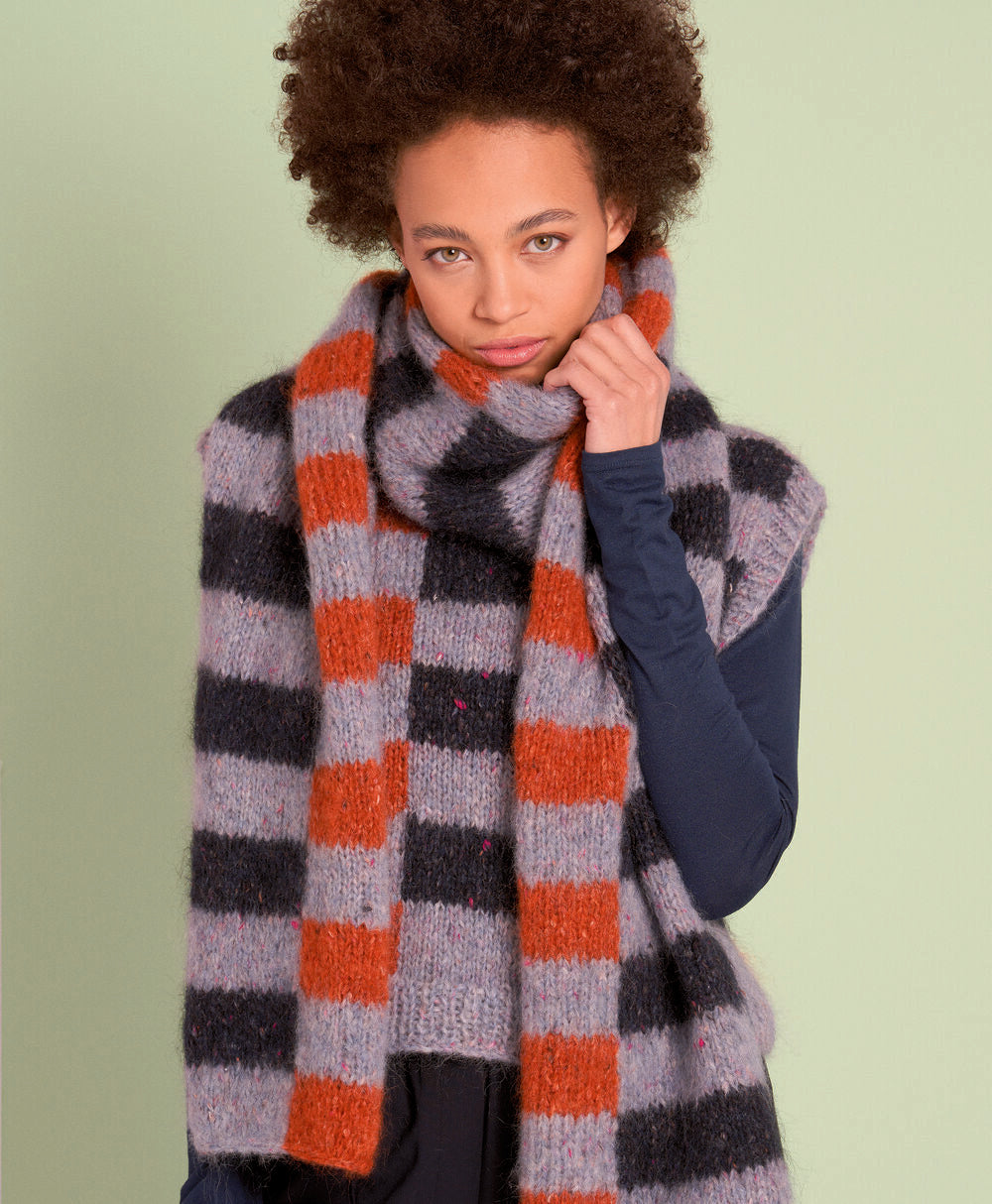 Bowes in Rowan Tweed Haze - ZB347-00003 - Downloadable PDF