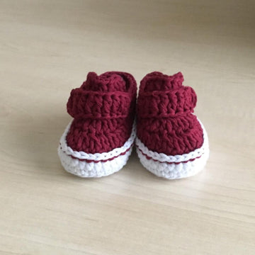 Sporty Baby Bootie & Hat Set N 235