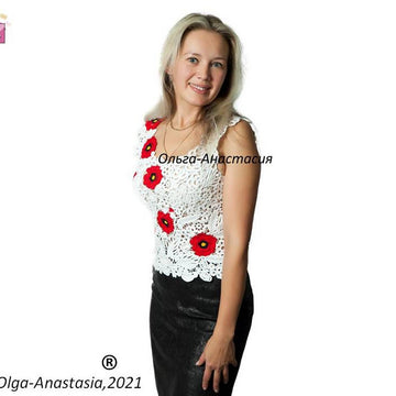 Lace blouse with poppies