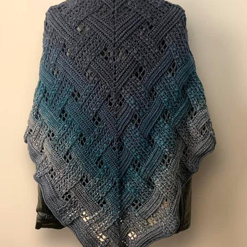 Triangular Scarf "Rhea"
