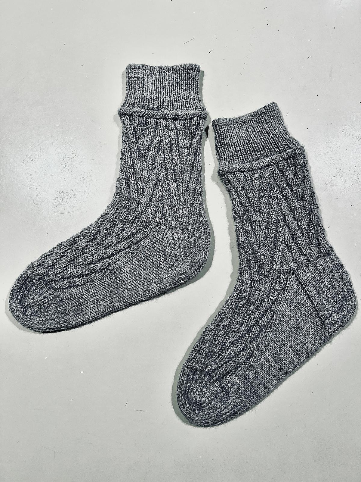 Socks with a zigzag