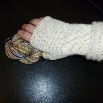 Powdered Sugar Fingerless Gloves