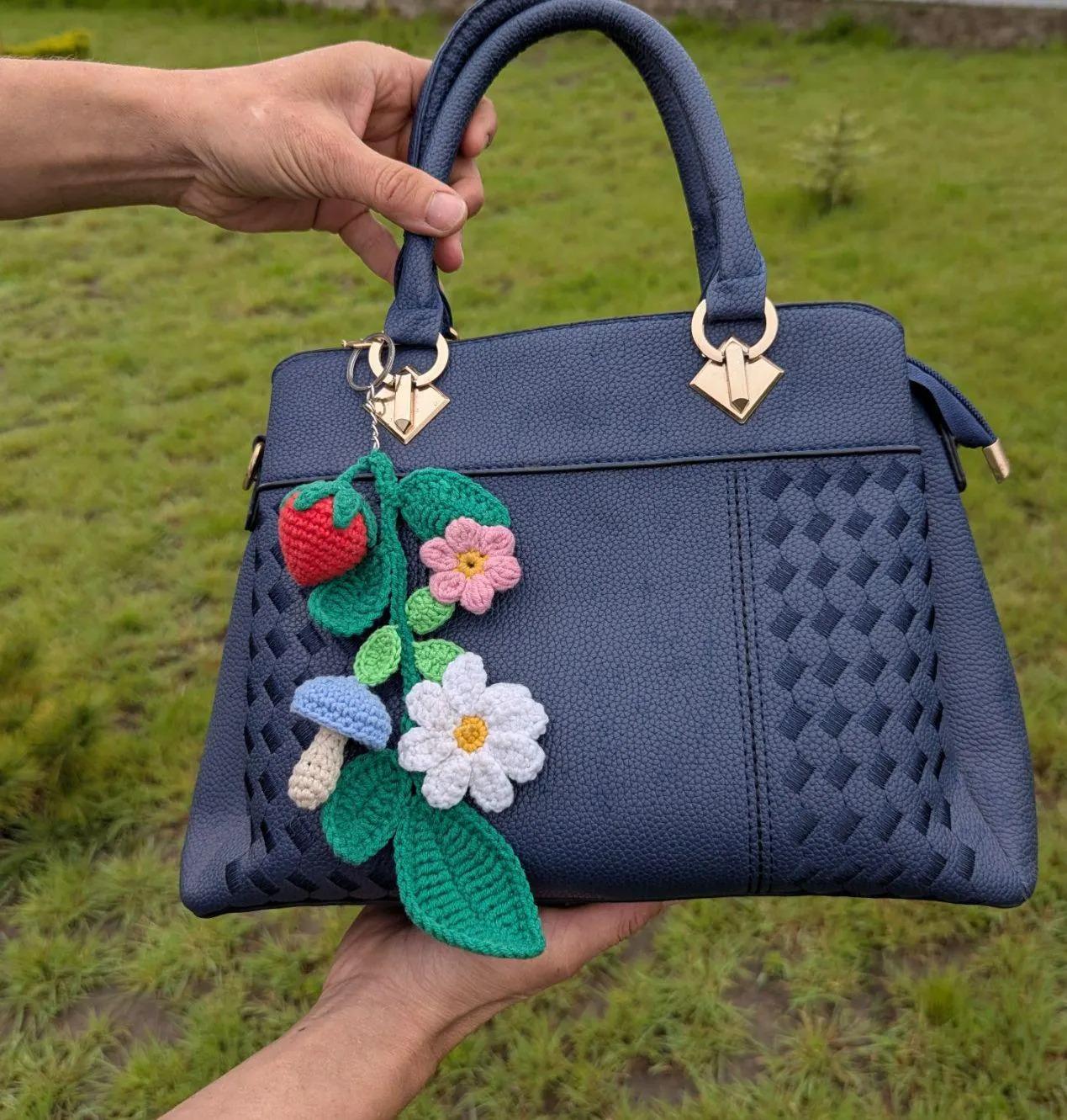 Nature Inspired Bag Charm English_US