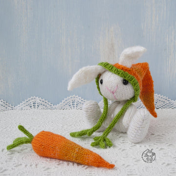 Knitted flat Easter Bunny and carrot