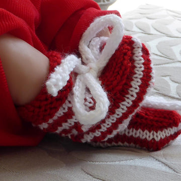 Jamie - prem booties and mittens