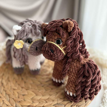 Plush horse toy
