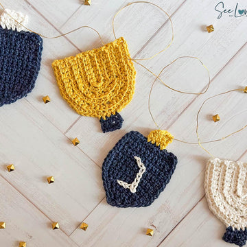 Hanukkah Menorahs & Dreidels Garland