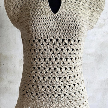 Arcelle Échancrée – Keyhole Crochet Top