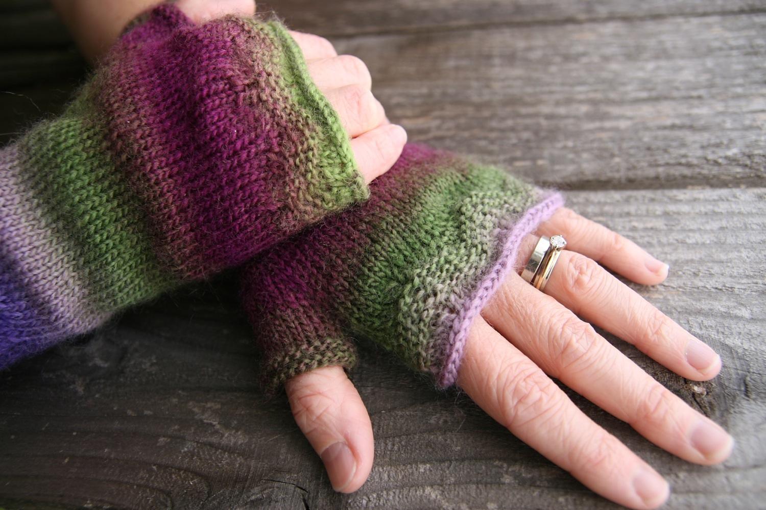 Arms Akimbo Mitts