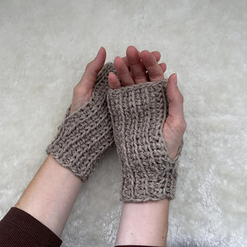 Sandy Fingerless Mittens