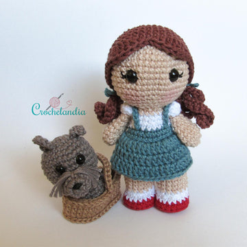 Dorothy and Toto (Wizard of Oz) amigurumi doll - crochet pattern by Crochelandia