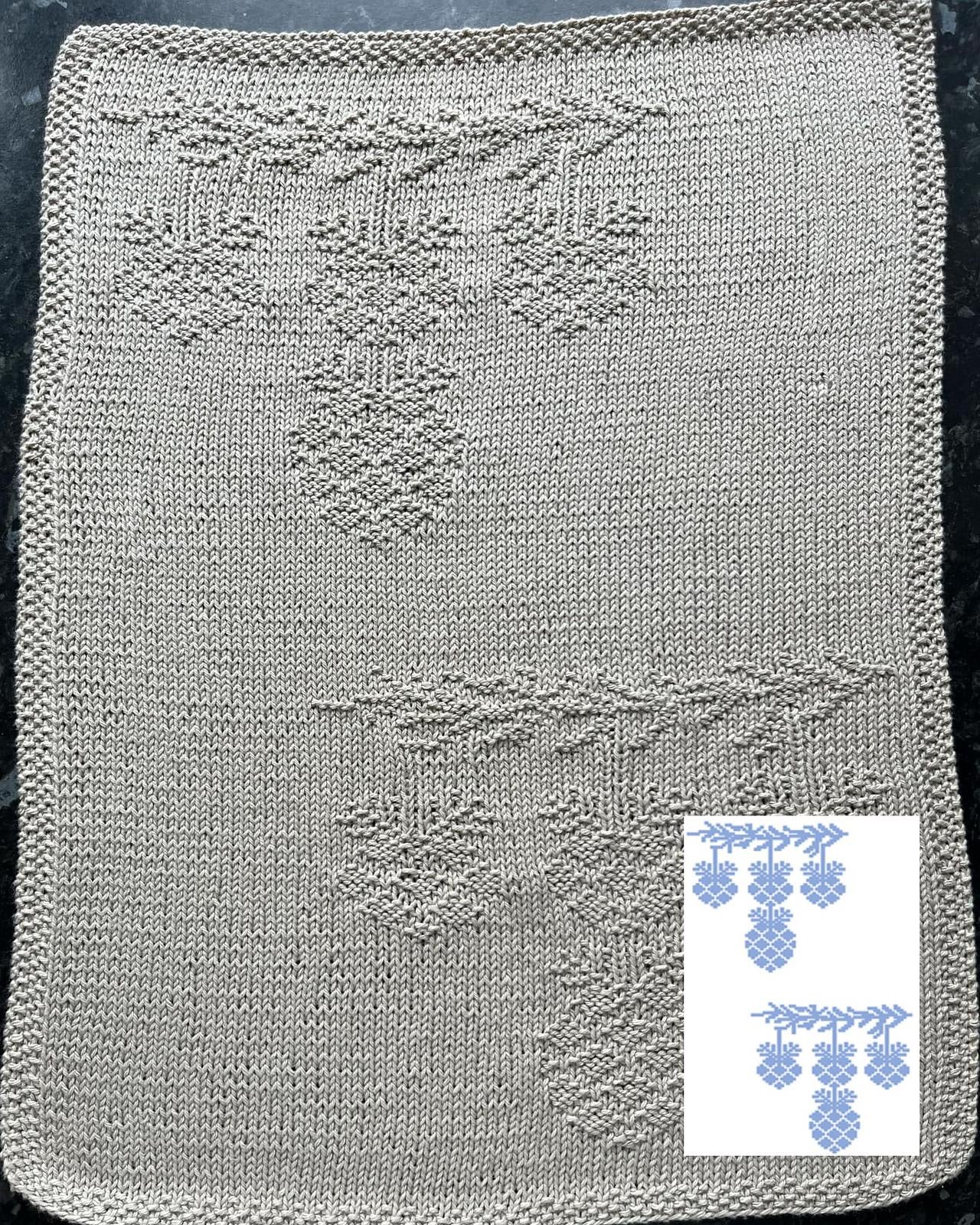 Nr. 851 – 25 – 13. Pine cones guest towel