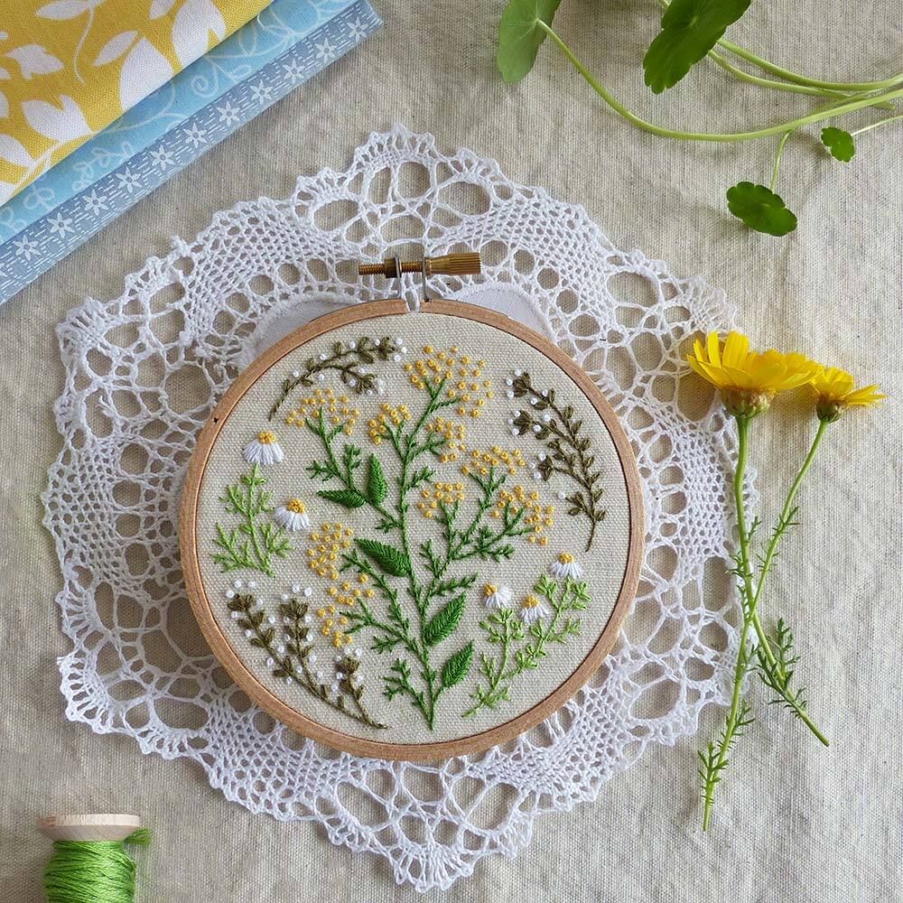 Tamar Green Garden Printed Embroidery Kit - 4in