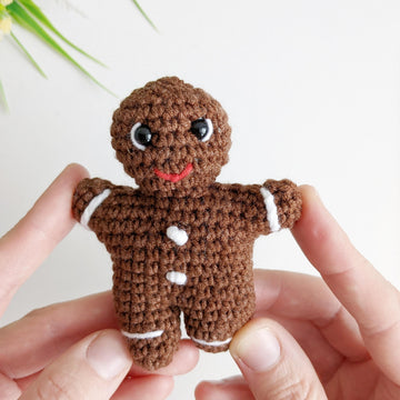 Gingerbread Man NO SEW crochet pattern