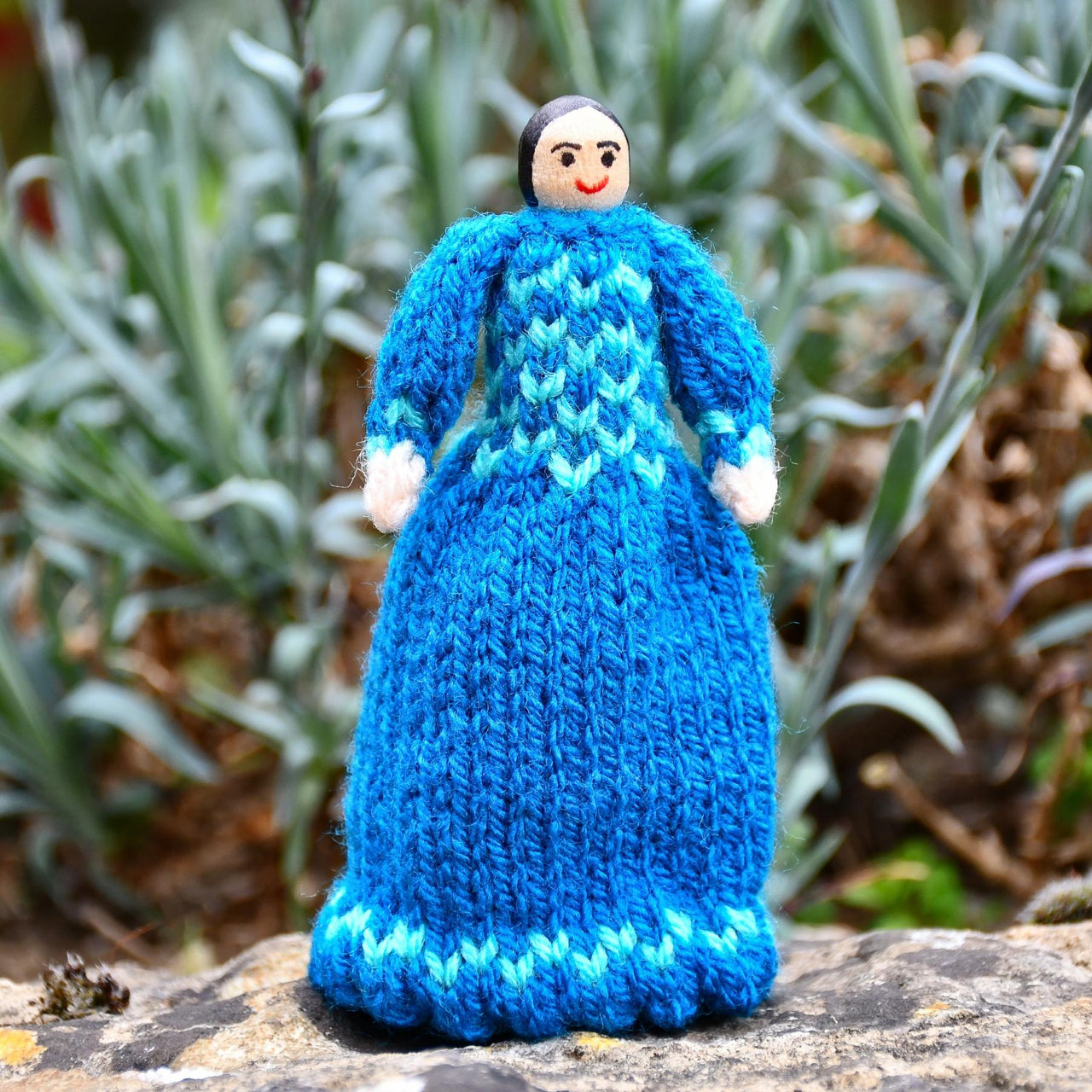 Queen Victoria Peg Doll Knitting Pattern - Free Knitting Pattern