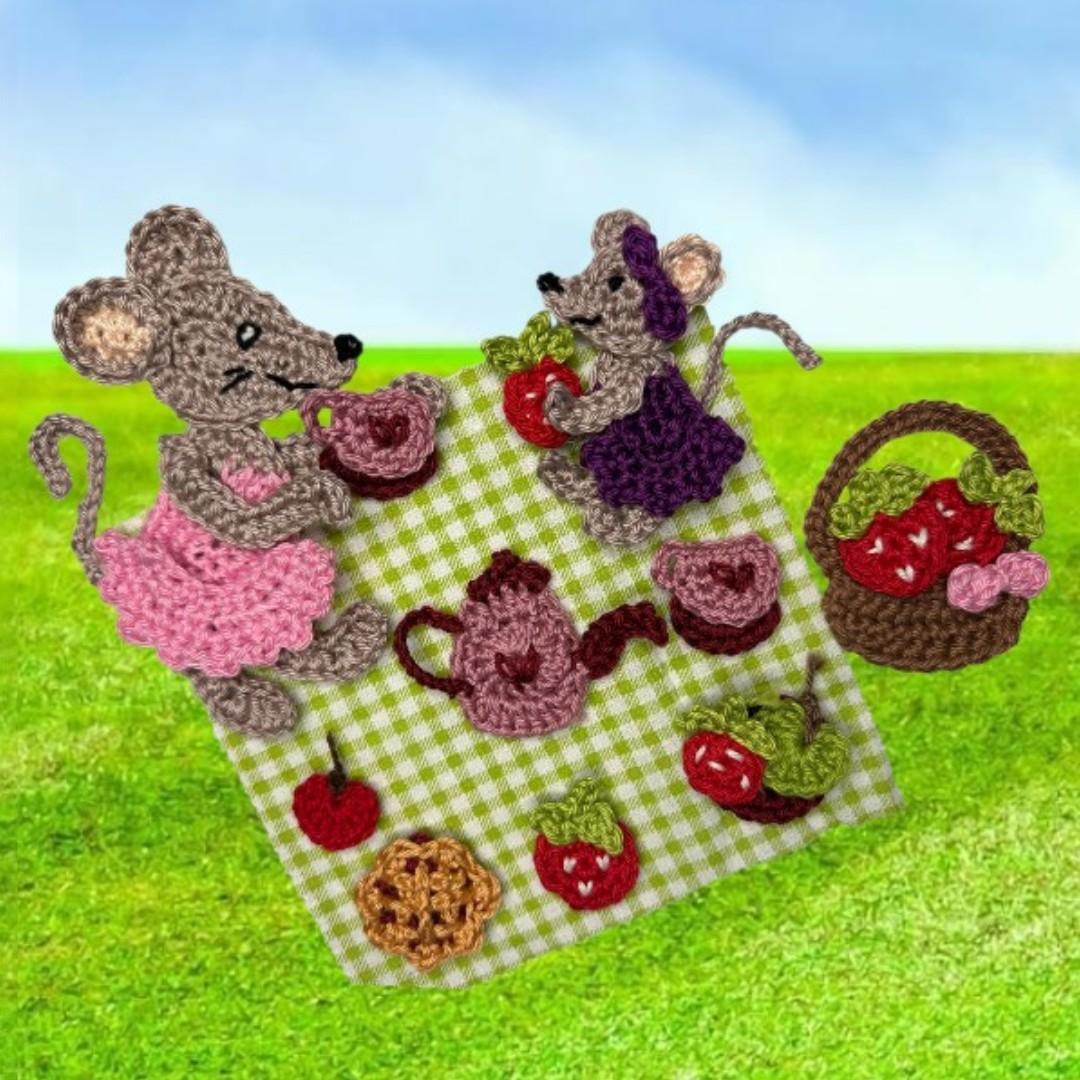 Mouse Picnic crochet applique