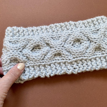 Hugs and kisses cable headband
