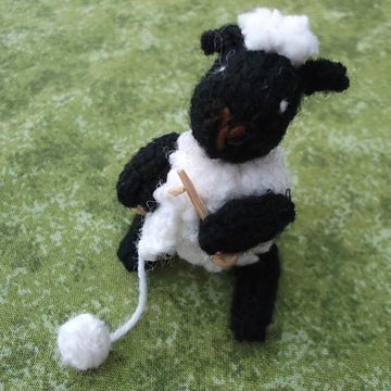 The Mini Knitting Lamb