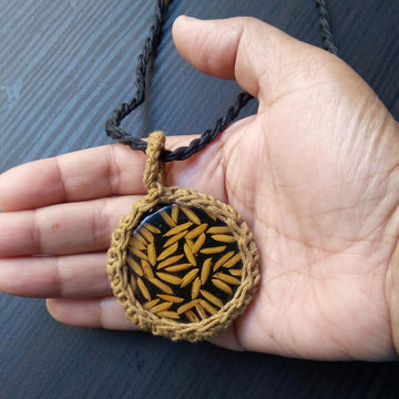 Grain Of Earth Pendant Necklace | Crochet Pattern