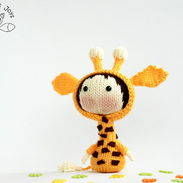 Small Giraffe Doll. Tanoshi series toy.