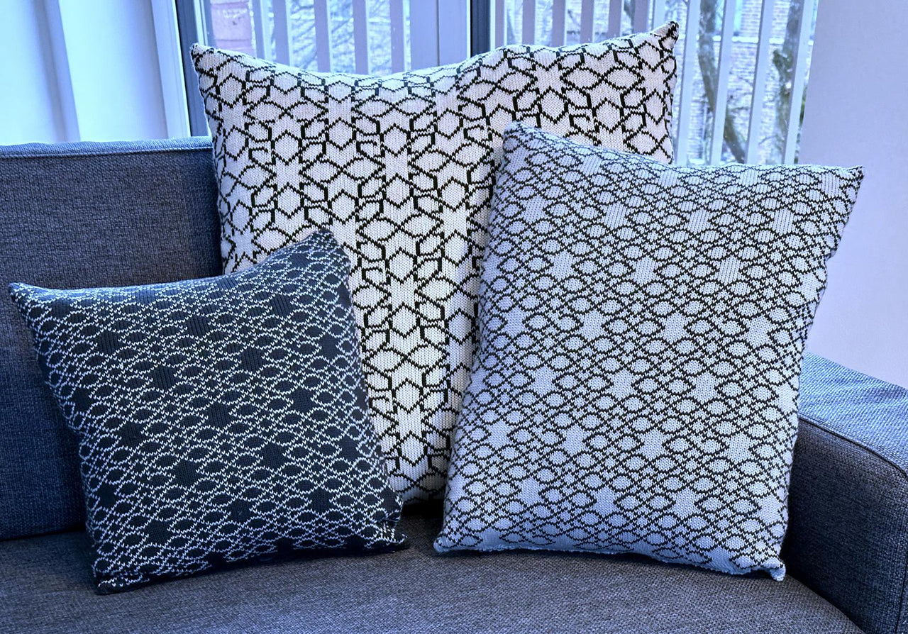 Cushions arabic tiles