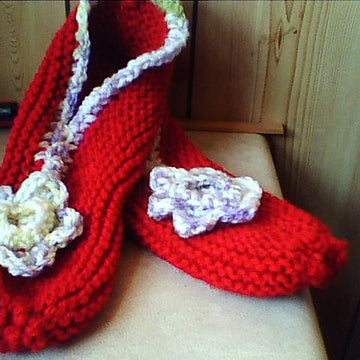 Easy Garter Stitch Booties for Everyone