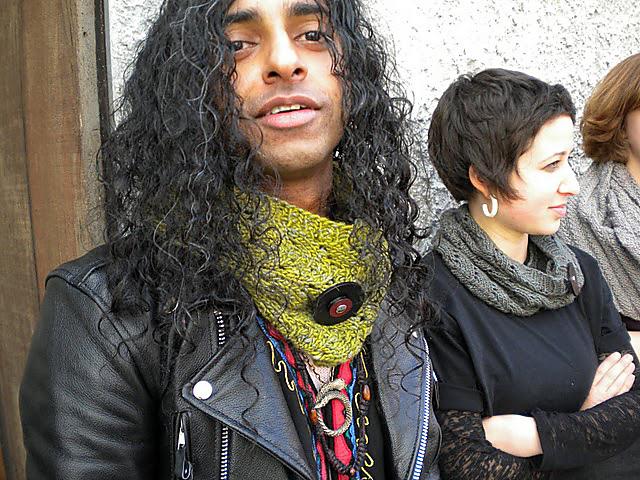 Cowl In Horseshoe Lace