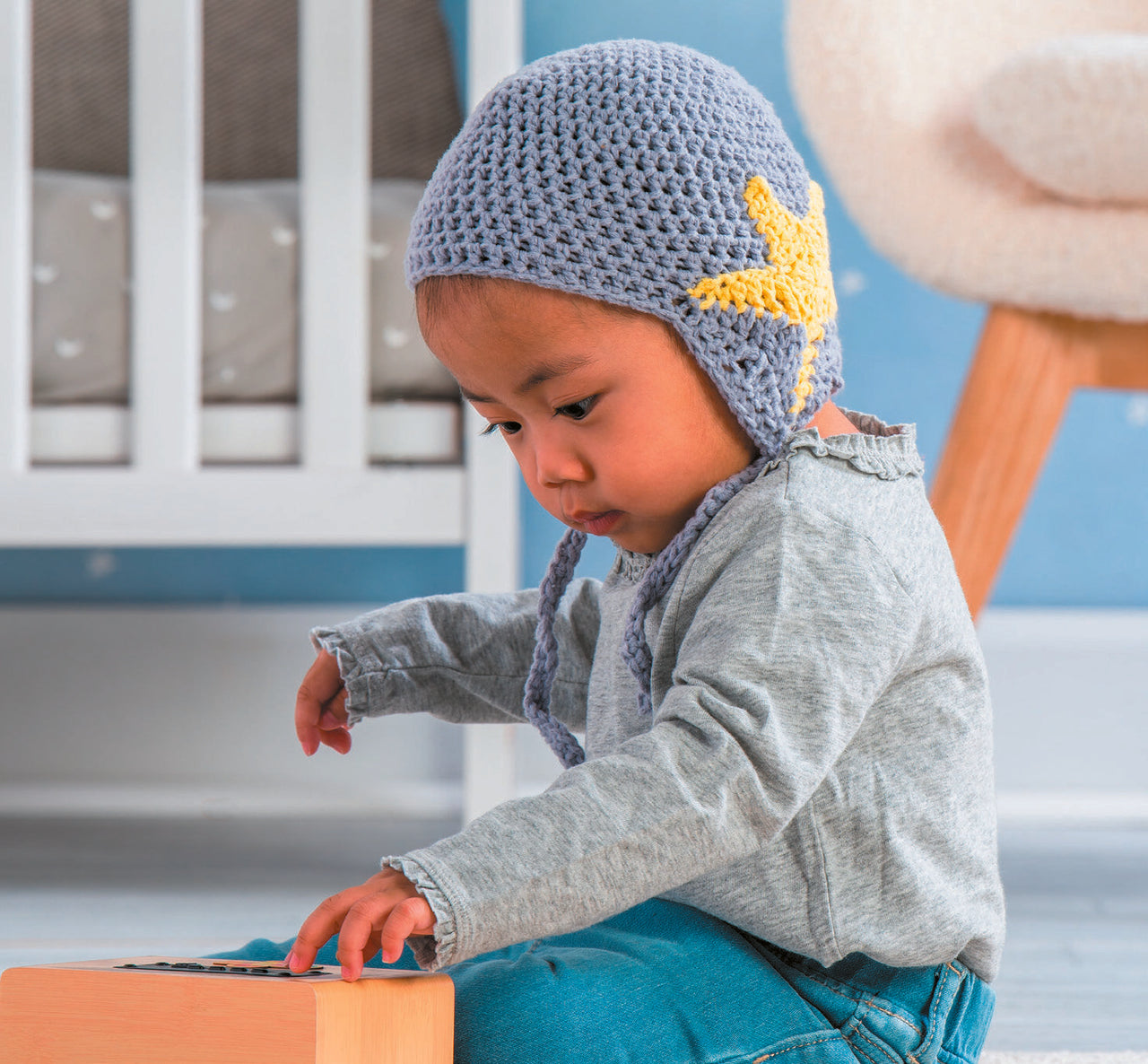 Crochet Star Baby Earflap Hat in Bernat Bundle Up - Downloadable PDF
