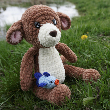Crochet Pattern Otter Otti and his Fish!