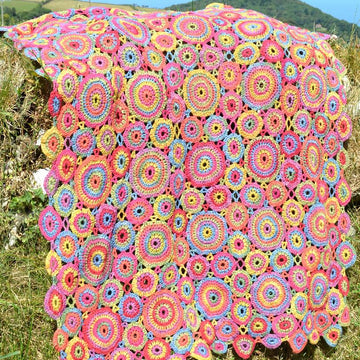 Kissing Circles Crochet Blanket