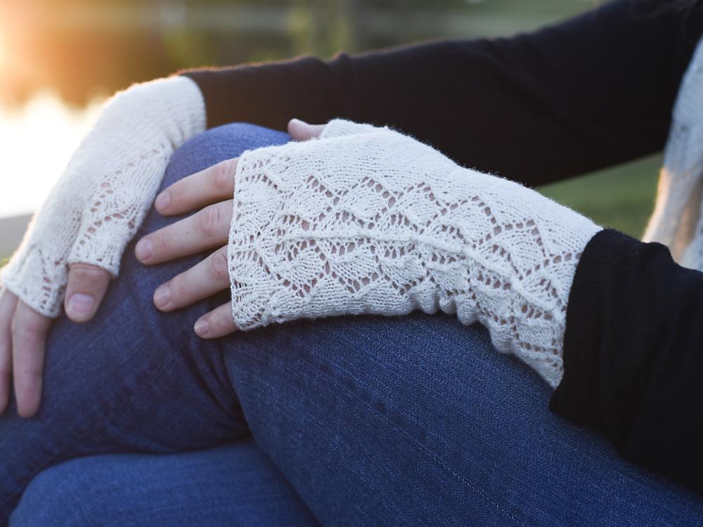 Orchid Lace Mitts
