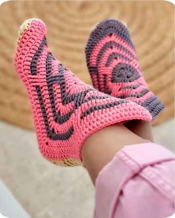 Cozy crochet slippers socks for adults and kids pattern S15