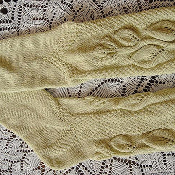 Hanging Leaves Socks (English)