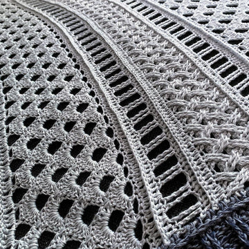 Triangular Scarf "Endeis"
