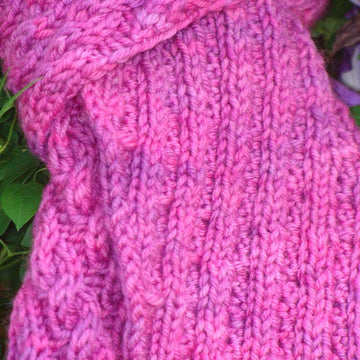 Pendenza Hat and Scarf
