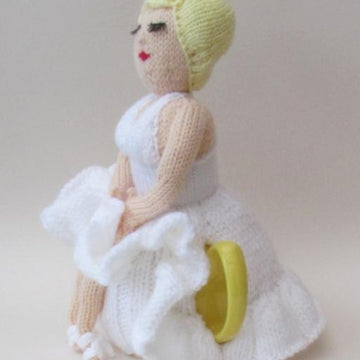 Marilyn Monroe Tea Cosy Knitting Pattern