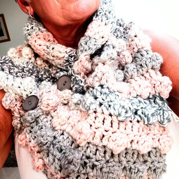 Bubbles collar scarf